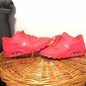 Women’s Nike Air Max size 7.5